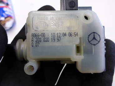 Preview: Tankklappe Stellmotor A2038201997-Mercedes E-Klasse W211/S211 220CDI