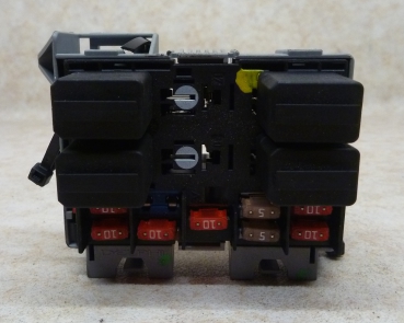 Relais 09115141 Sicherungs Kasten 24435922-Opel Combo Tour 1.6 CNG