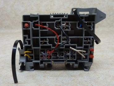 Preview: Relais 09115141 Sicherungs Kasten 24435922-Opel Combo Tour 1.6 CNG