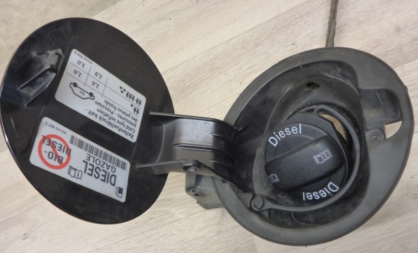 Tankklappe LC8Z-VW Passat 3C5 2.0 TDI